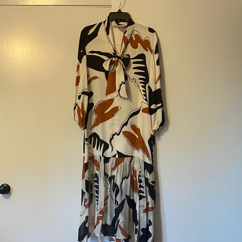 ZARA Elegant Long Sleeve Abstract Print Dress
